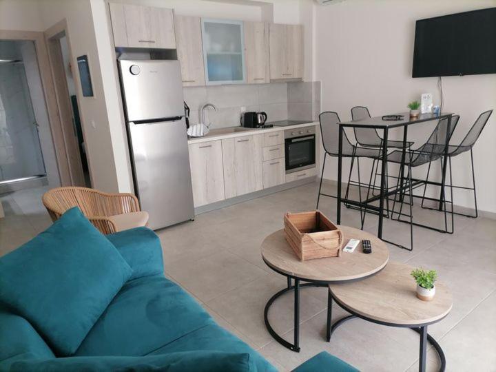 Petrani Suite 1 Néa Péramos 외부 사진